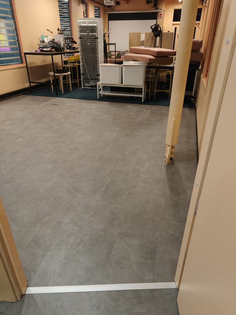 Hertsi nuorisotilan lattiaremontti - Image 8