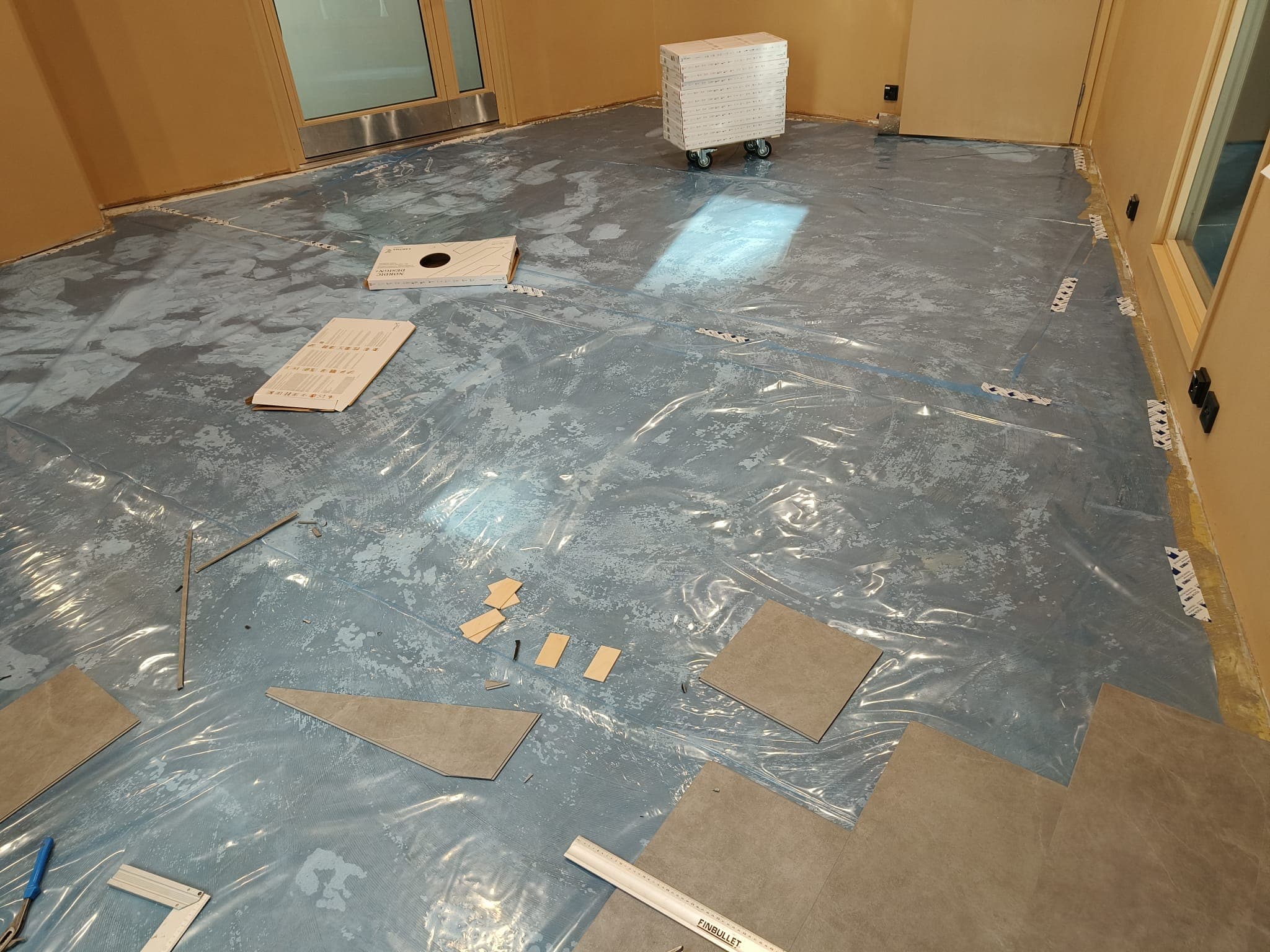 Hertsi nuorisotilan lattiaremontti - Kuva 12