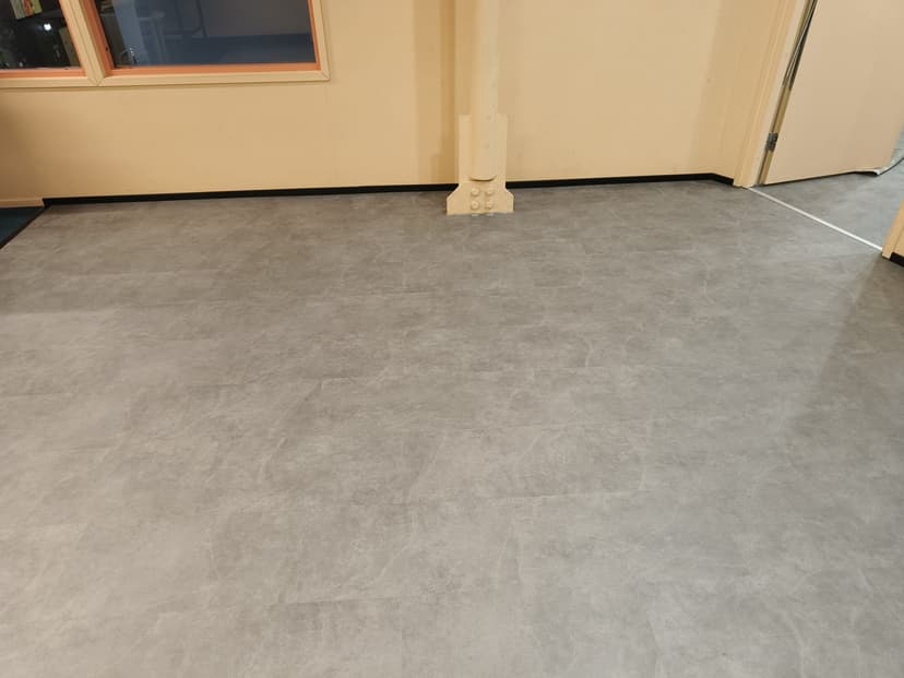 Hertsi nuorisotilan lattiaremontti - Image 9