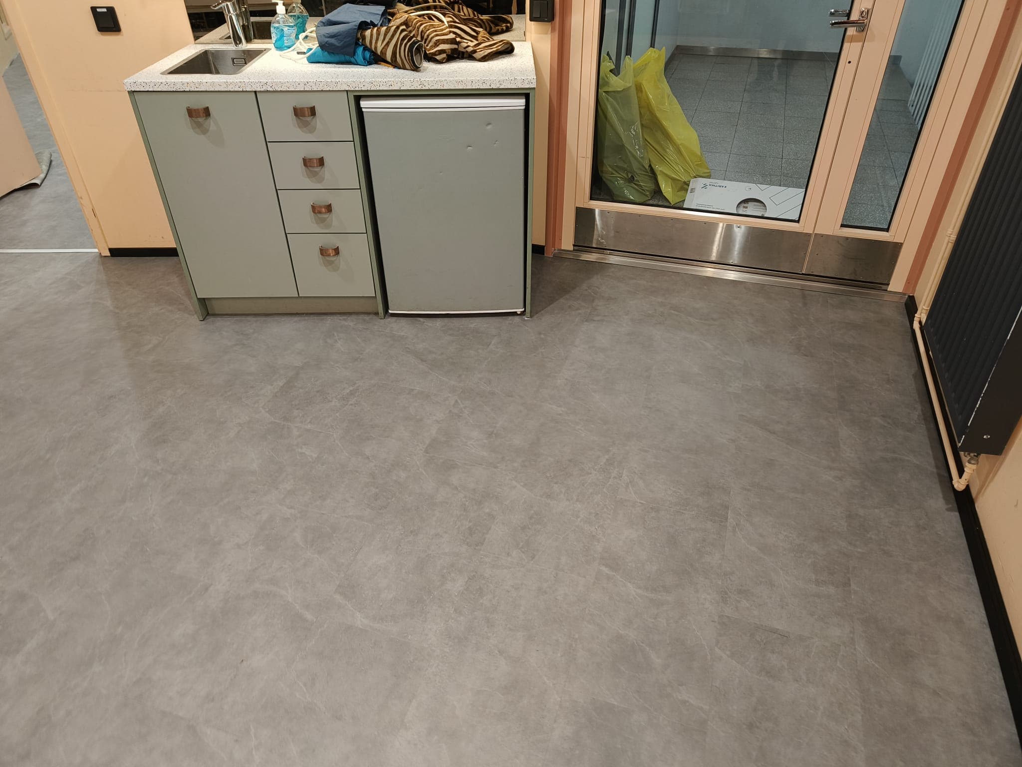 Hertsi nuorisotilan lattiaremontti - Kuva 5