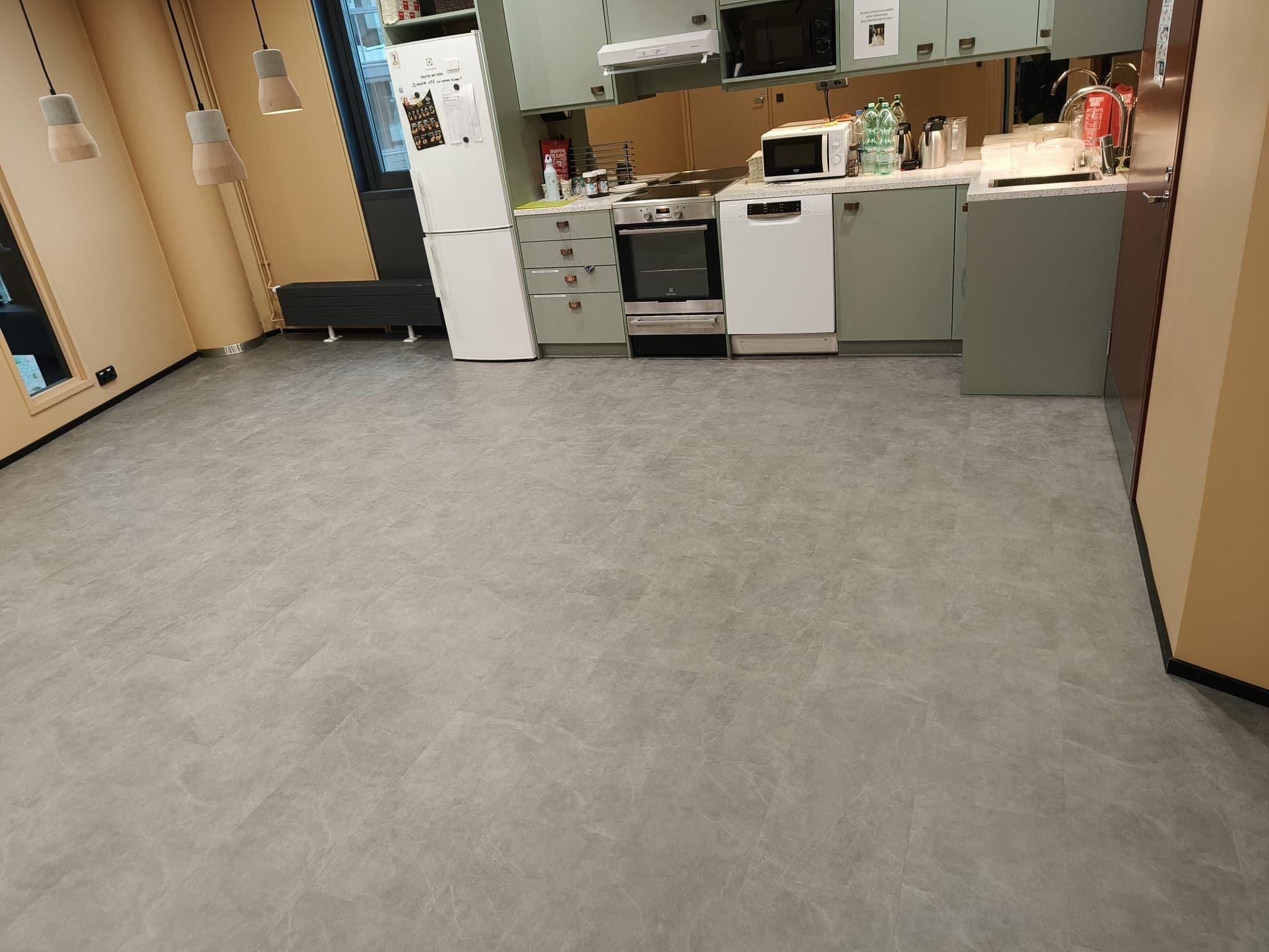 Hertsi nuorisotilan lattiaremontti - Kuva 3