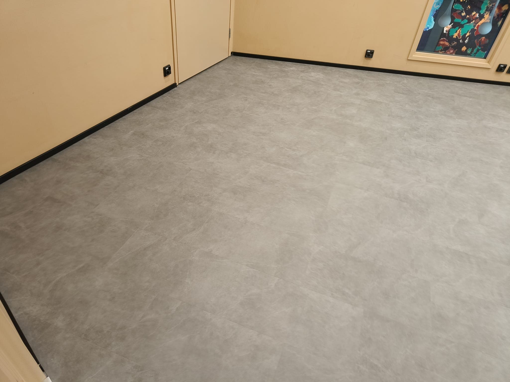 Hertsi nuorisotilan lattiaremontti - Kuva 2