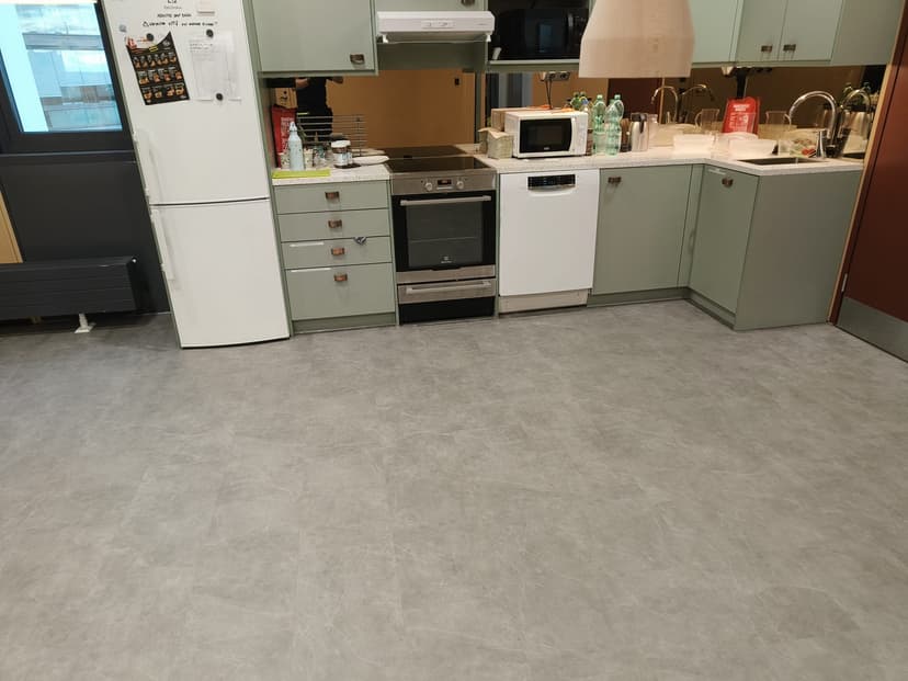 Hertsi nuorisotilan lattiaremontti - Image 6