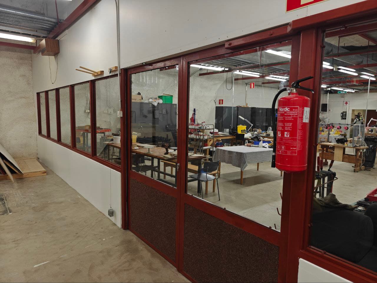 Kontulan nuorisotilan työtilan äänieristys - Kuva 1