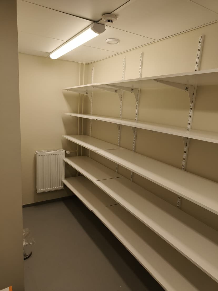 Munkkiniemen nuorisotila - Image 1